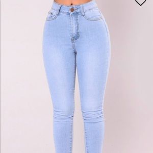 High Waisted Jeans